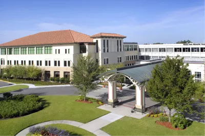 Archival photo of the main building of Winter Park Memorial Hospital