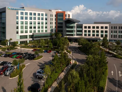 Front shot of the AdventHealth Apopka building