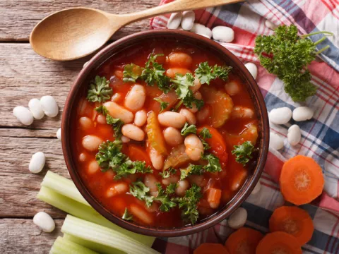 Tuscan Quinoa Minestrone Soup