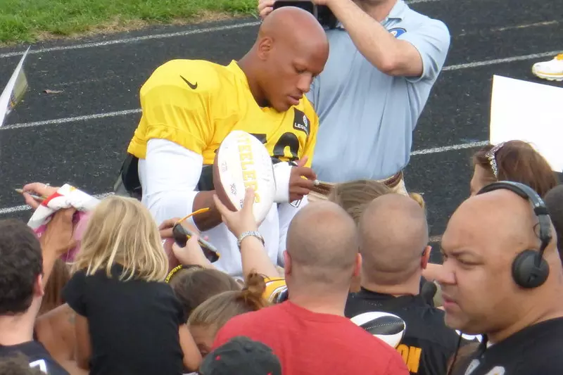 Pittsburgh Steelers linebacker Ryan Shazier attends practice for first time  since injury - ESPN