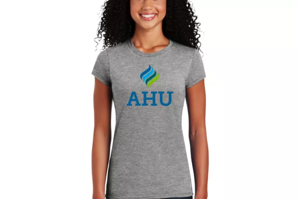 a woman in an AHU shirt