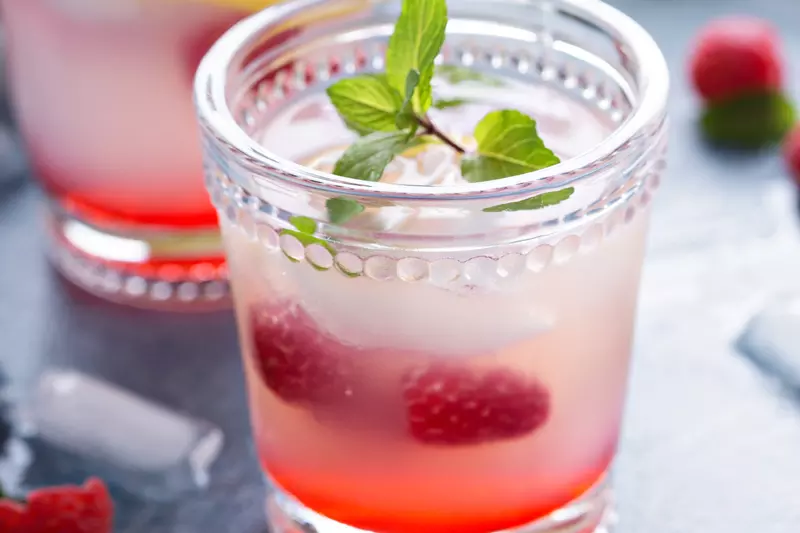raspberry-mint-iced-green-tea-whi-recipe