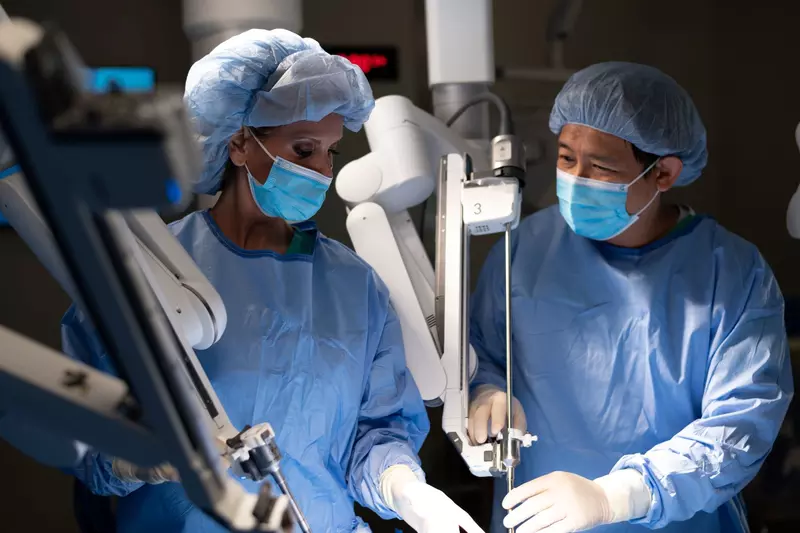Dr. Sharona Ross and Dr. Iswanto Sucandy - Robotic Surgery