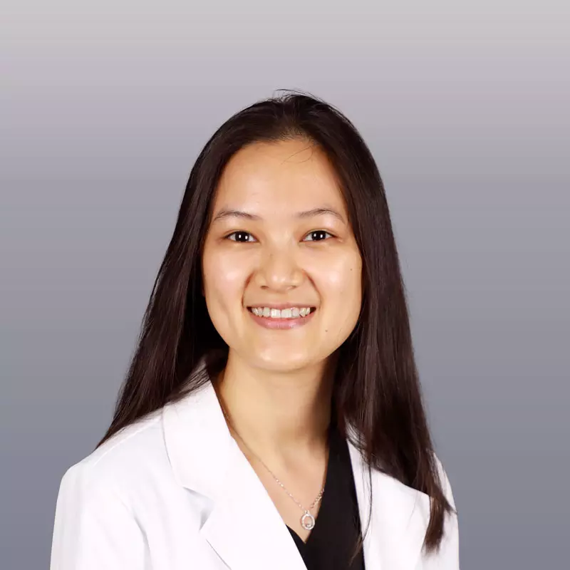 A professional headshot of Pharmacy Resident, Linh Hoang