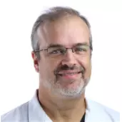 Dr. Eduardo Oliveira White background
