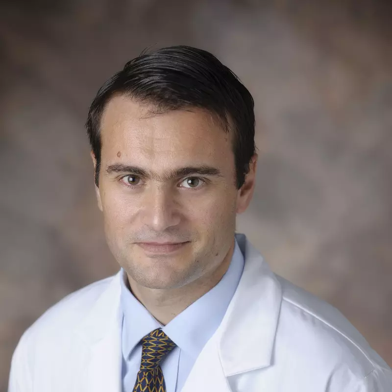 Headshot of Dr. Sebastian De La Fuente