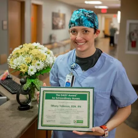 AdventHealth Hendersonville DAISY Award winner comforts COVID-19 patient after loss of wife.
