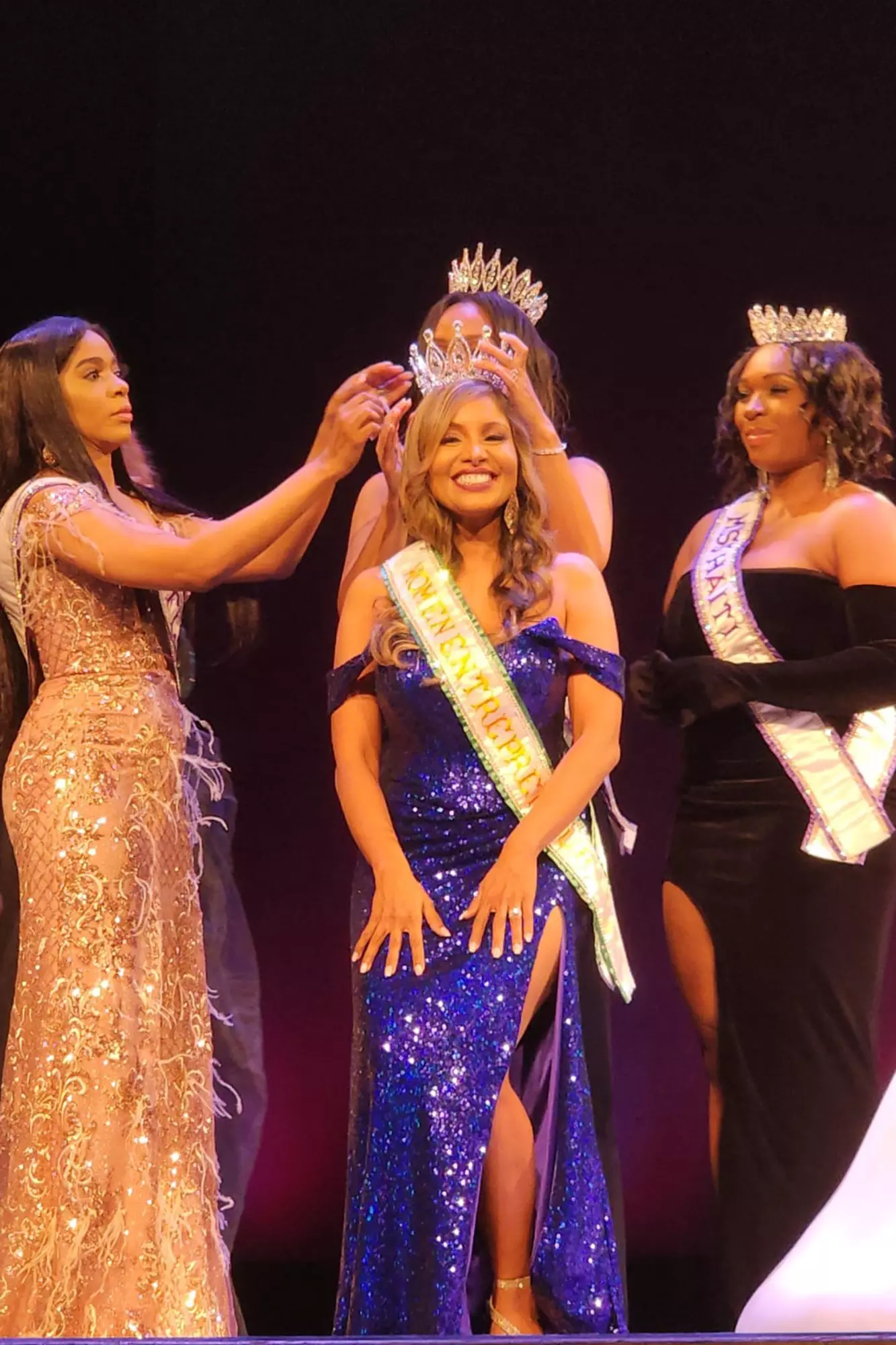April 3, 2023 – Simona Lazinsk achieved another goal set during her breast cancer battle – entering a beauty pageant. Not only did she enter, but she won Mrs. Central Florida International! 
