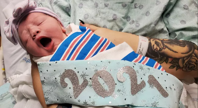 Newborns Vie for Title of Being First Baby Born in 2016 - ABC News