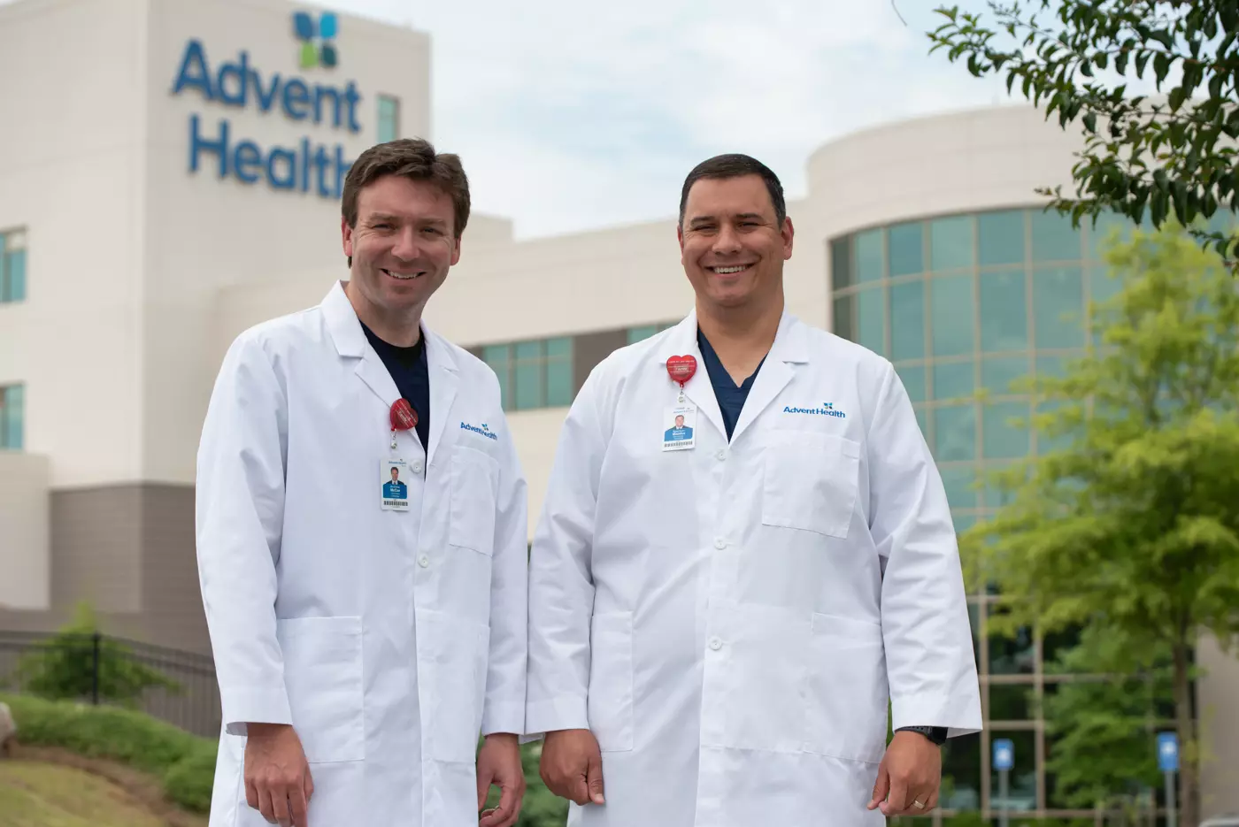 Cardiologists from AdventHealth Medical Group Cardiology at Calhoun in front of AdventHealth Gordon