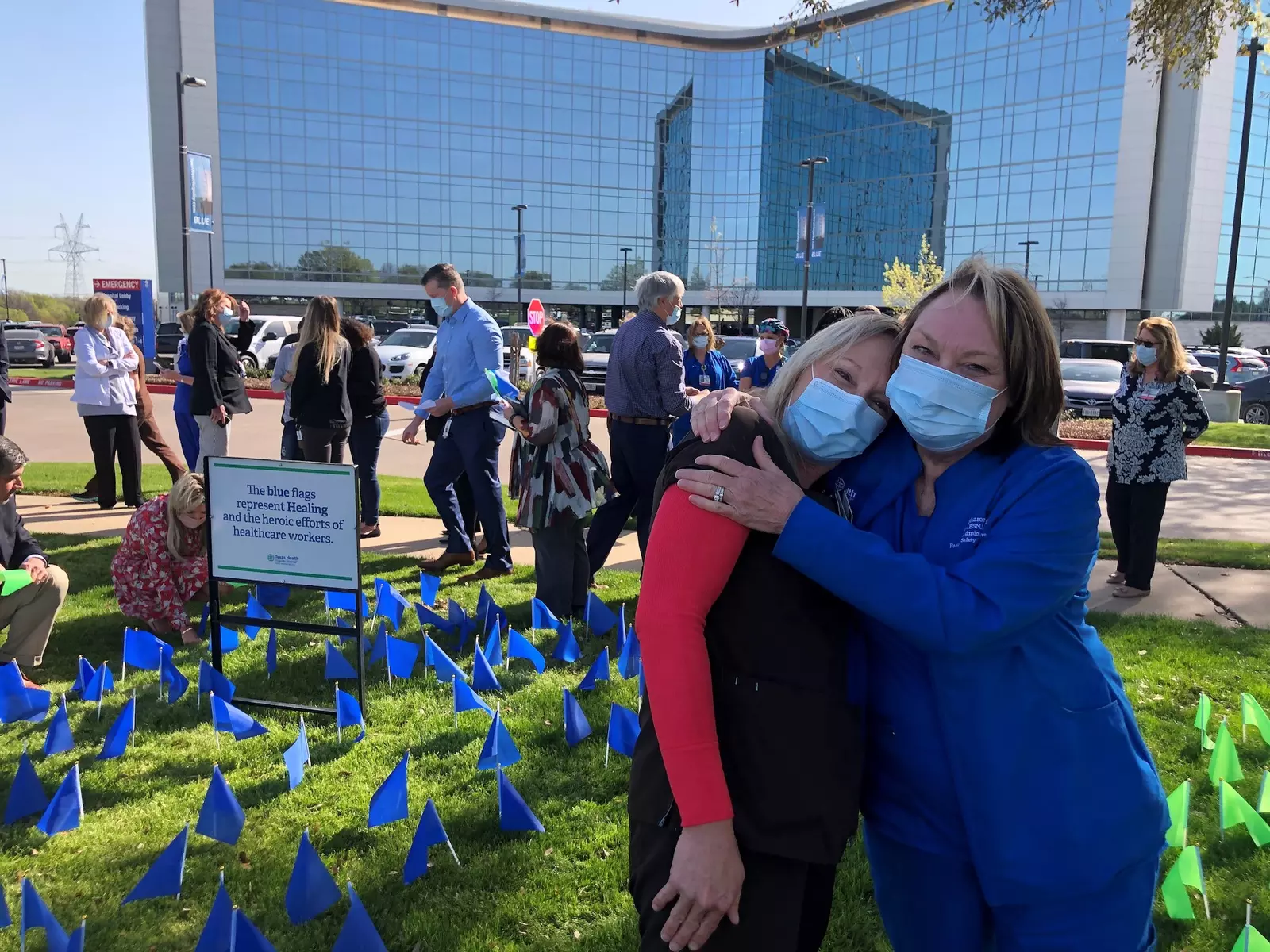Texas Health Huguley Hospital honors those impacted by the pandemic.