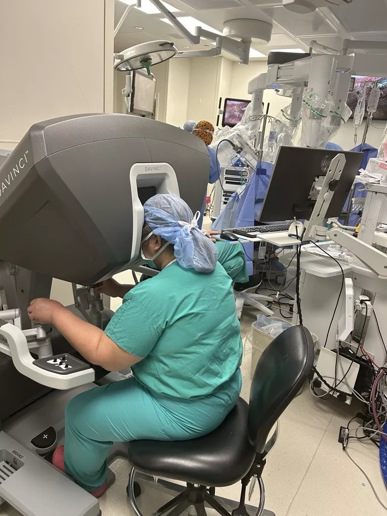 Dr. Michele Malit performs first procedure at AdventHealth DeLand using the hospital's da Vinci Xi surgical robot.