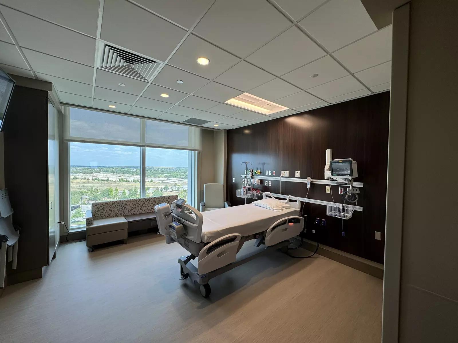 AdventHealth Apopka expansion patient room