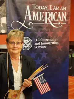 Lena Selbrand with an American flag