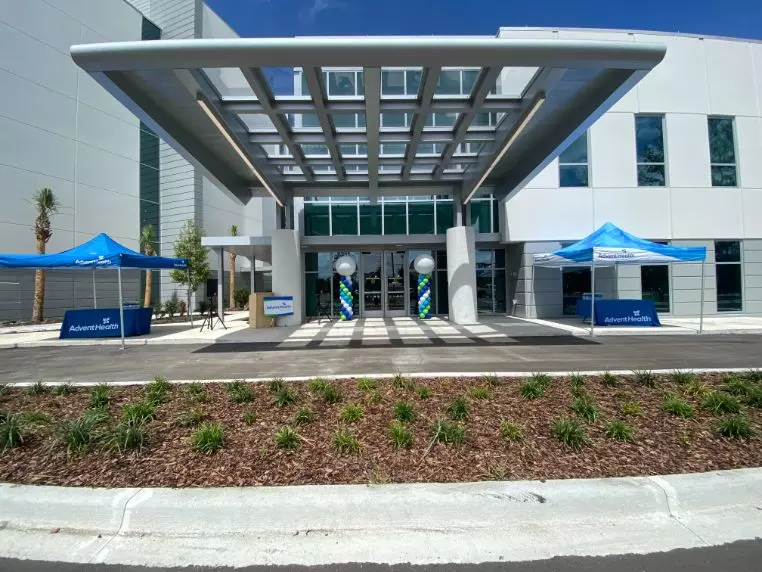 Exterior shot of Palm Coast Parkway medical office building
